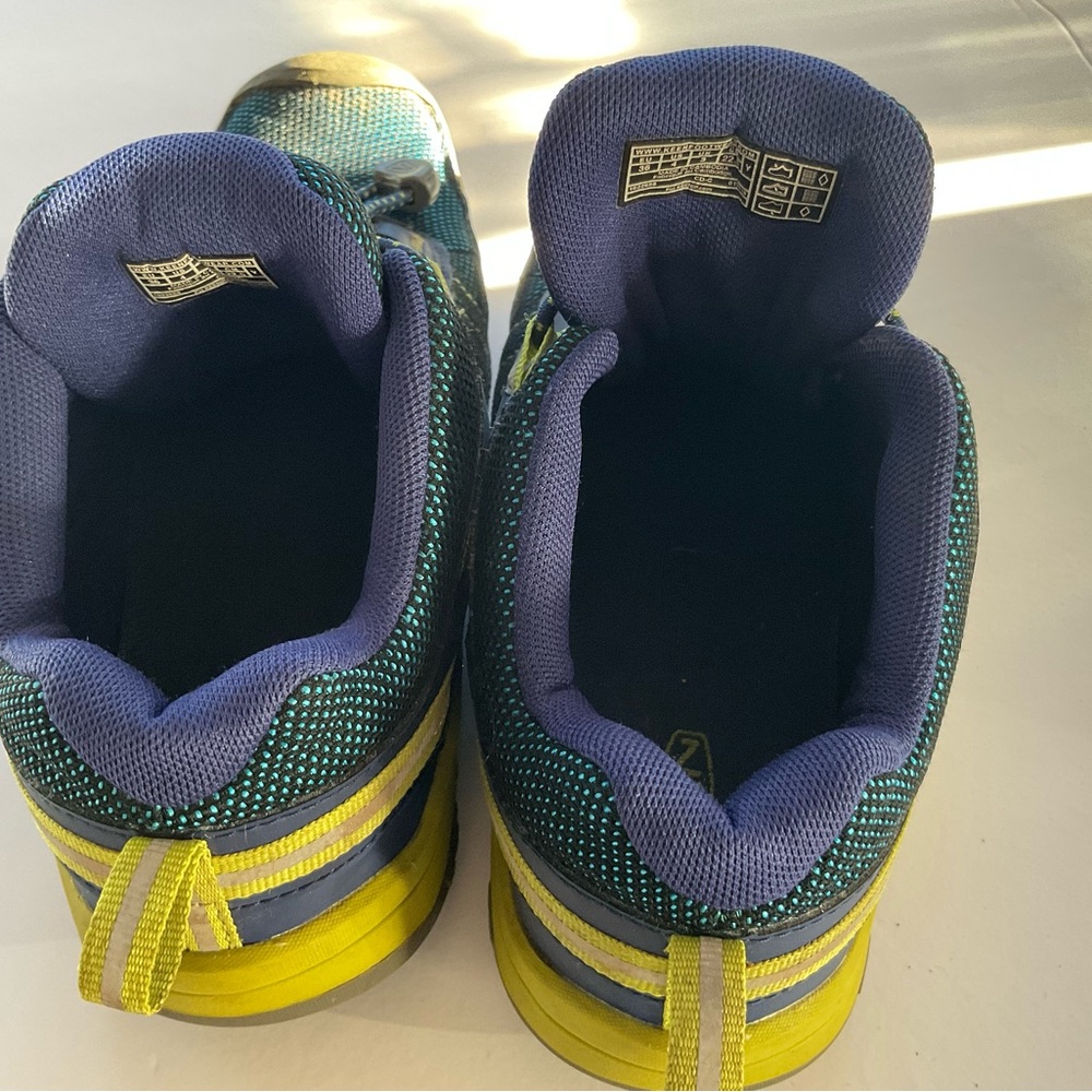 VGUC Keen Trail Shoes - Big Kid Sz 4 - Picture 5 of 8